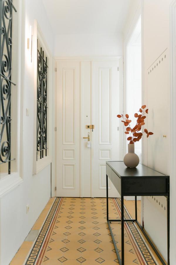 Cozy Apt Perfect For 4-6 Tv Metro Self-Checkin Wina Bagian luar foto