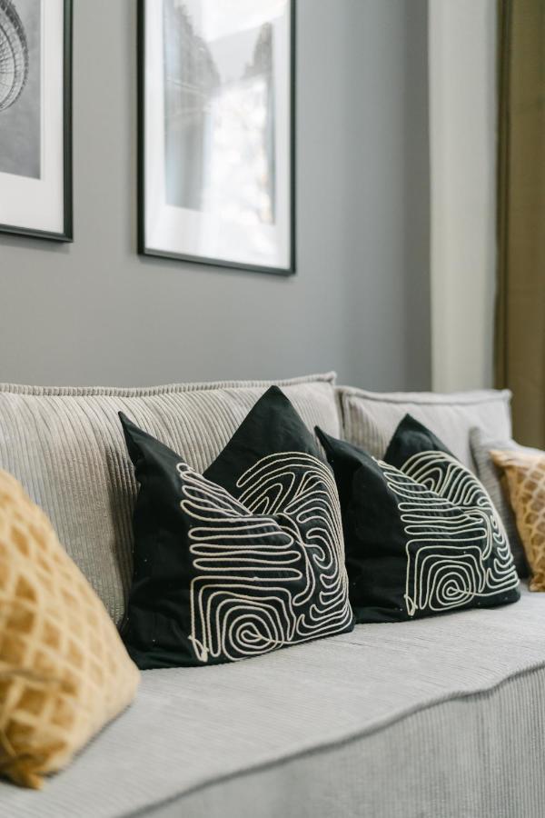 Cozy Apt Perfect For 4-6 Tv Metro Self-Checkin Wina Bagian luar foto